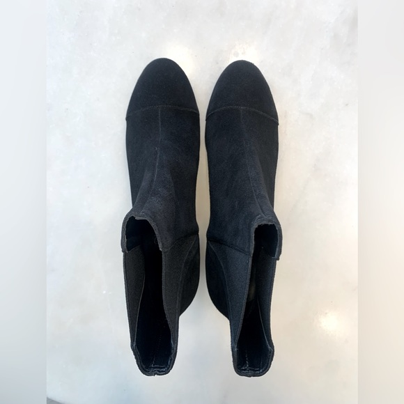 NIB Rebecca Minkoff Izette Booties in Black Oiled Suede Size 9 - Picture 7 of 15